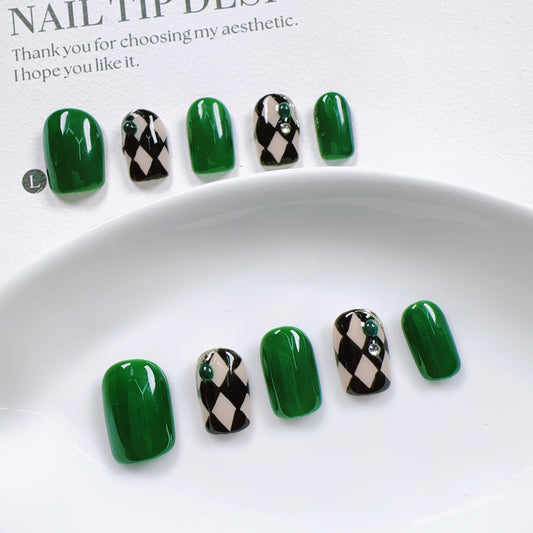 Emerald Diamond Pattern